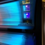 Lit Bronzage allongé 40 tubes 3 lampes haute pression sur le visage
