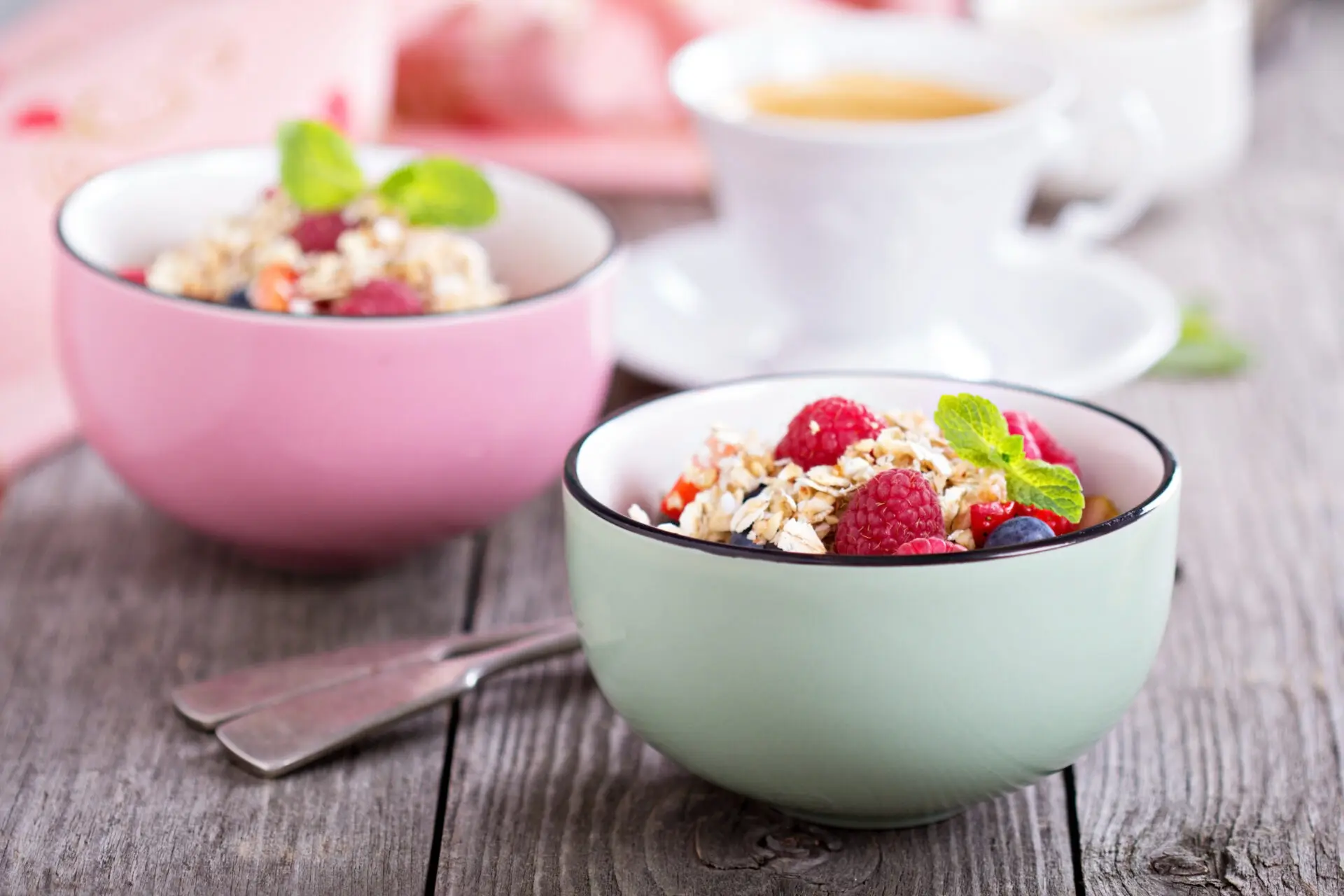 Pour un encas riche en fibres fruits rouges et muesli